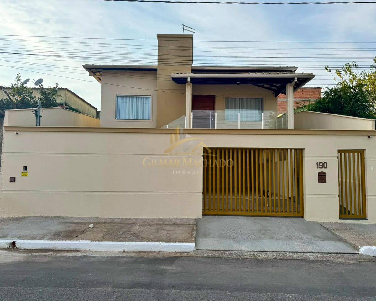 Casa, 3 quartos, 216 m² - Foto 1